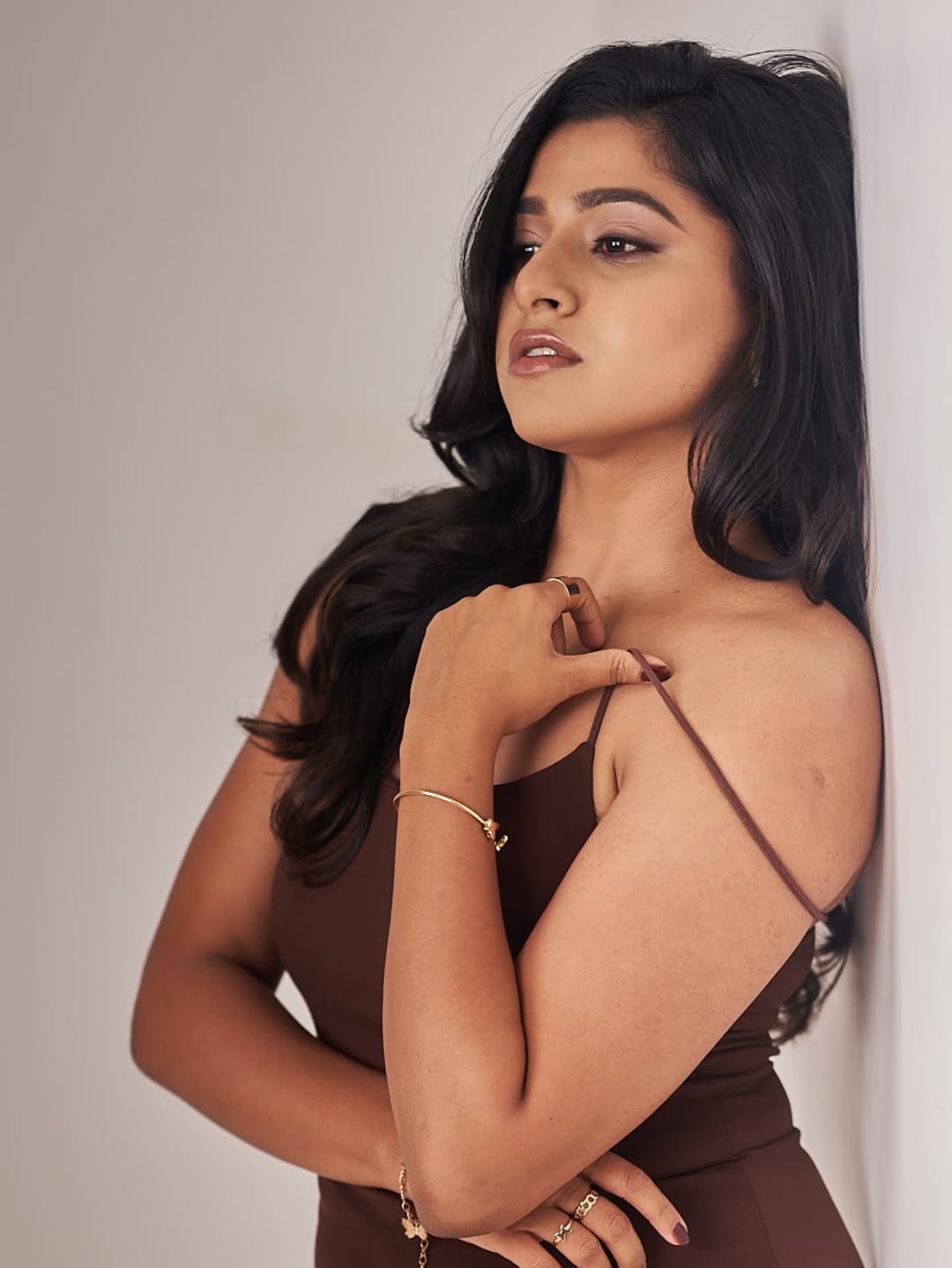 Kaajal Kunder blends sophistication with playful brown charm