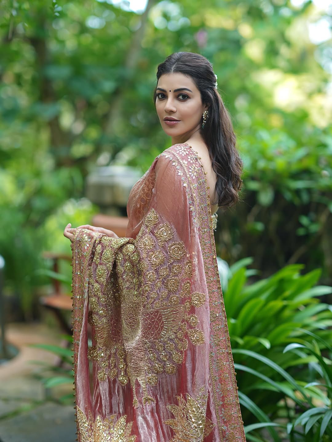 Kajal Aggarwal glows in intricate embroidered ethnic attire