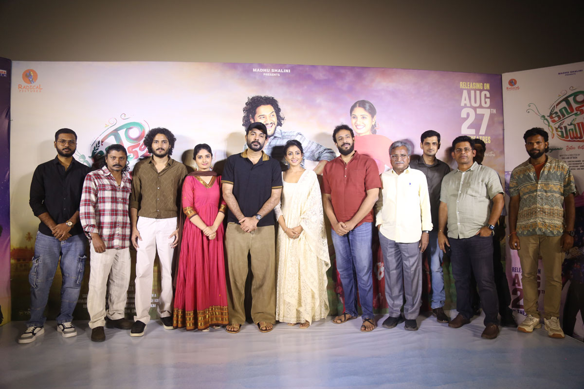 Cast and crew of Kanya Kumari in photoshoot