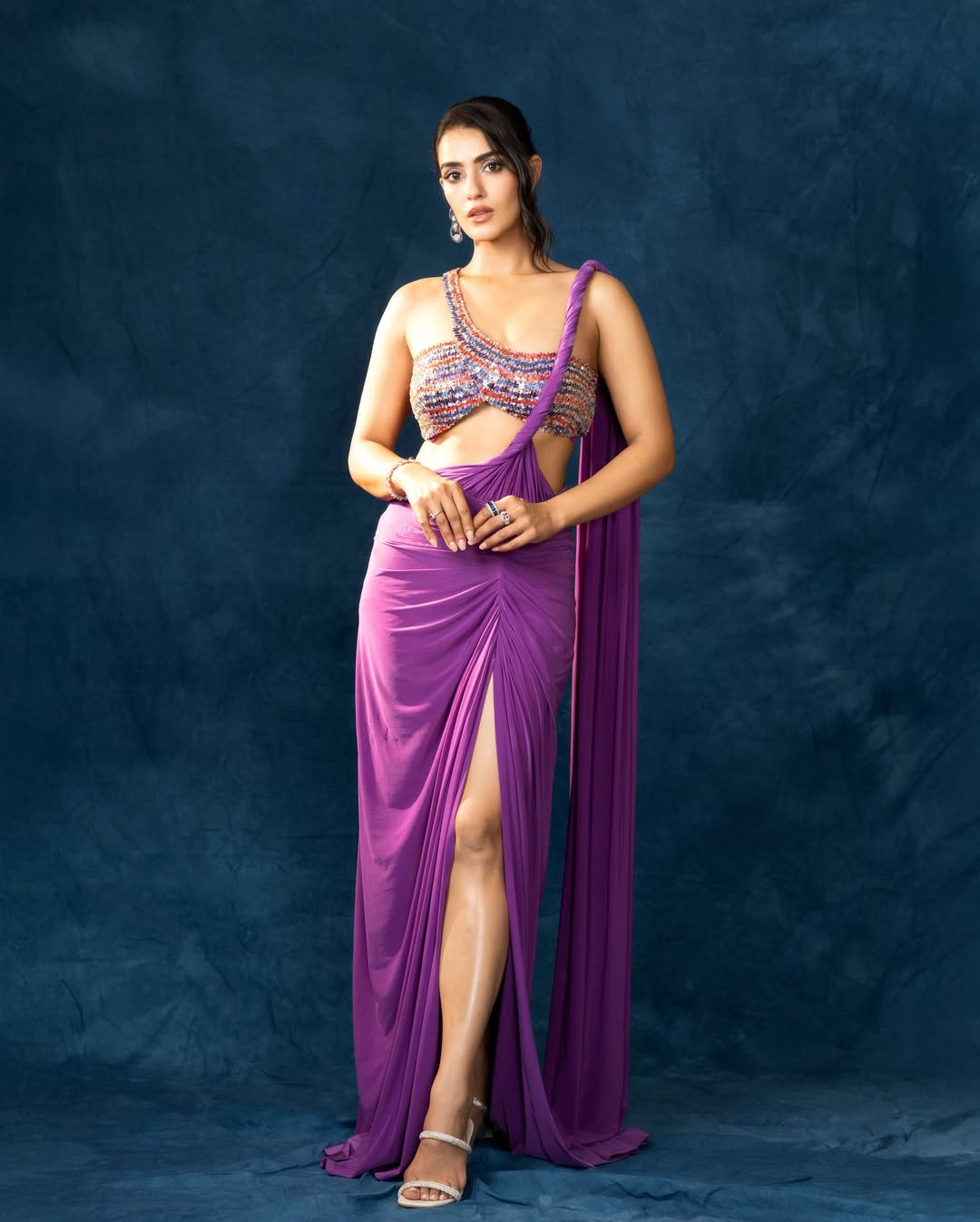 Kavya Thapar dazzles in slit vibrant attire