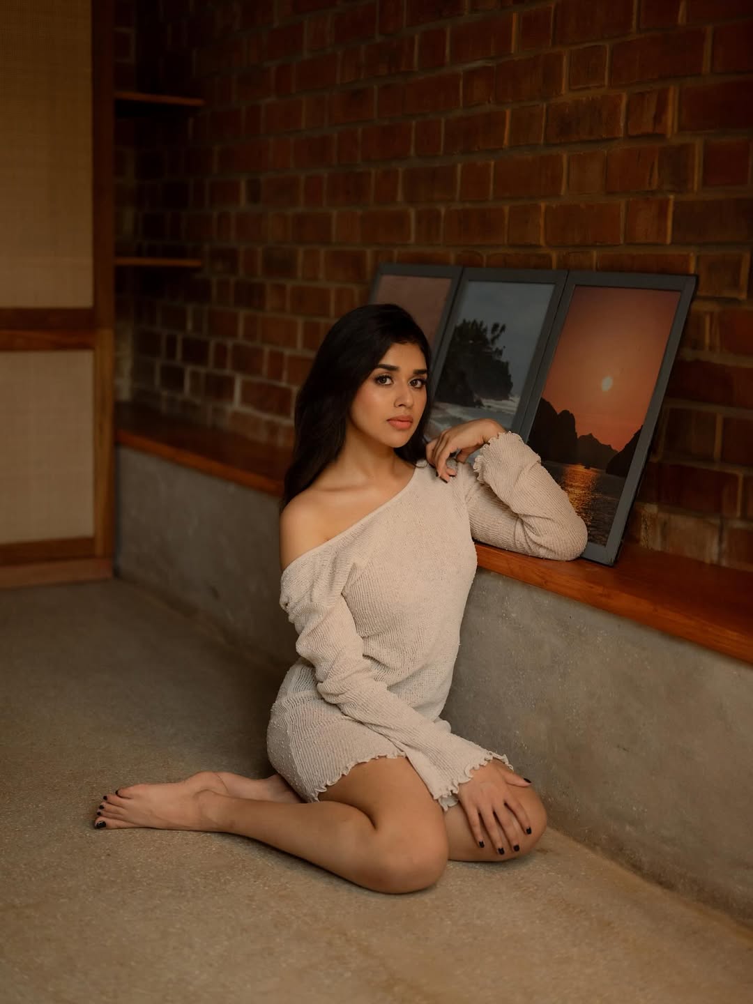 Meenakshi Govindarajan cozy chic with sunset vibes