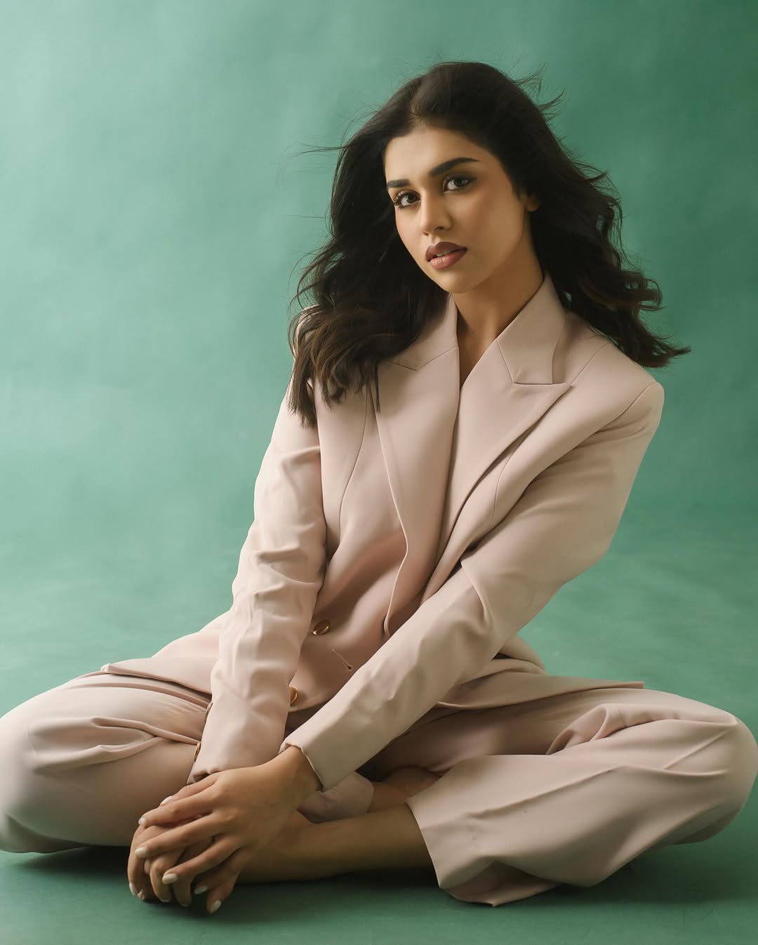 Meenakshi Govindarajan stuns in chic pastel suit elegance
