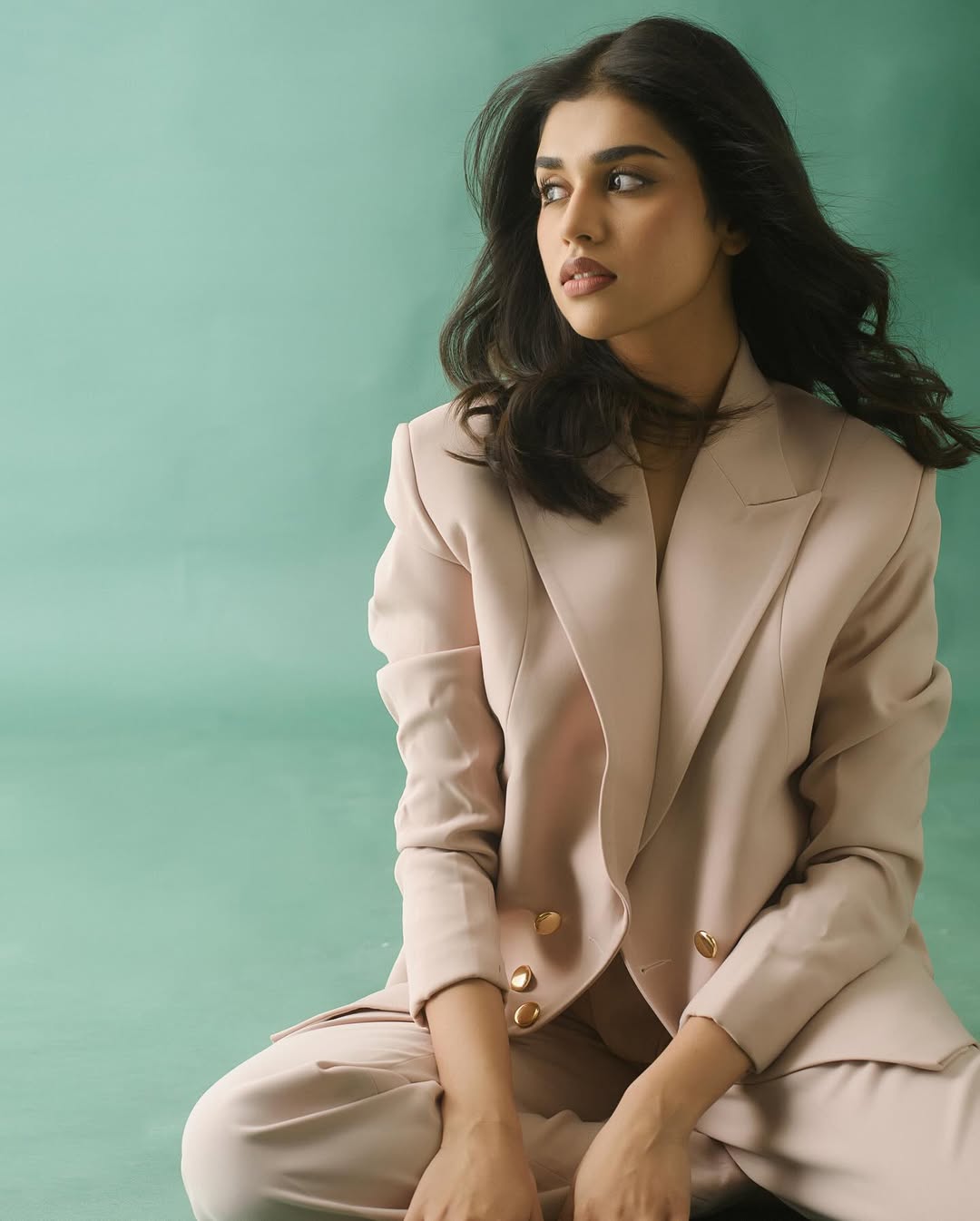 Meenakshi Govindarajan nails power suit with confident elegance