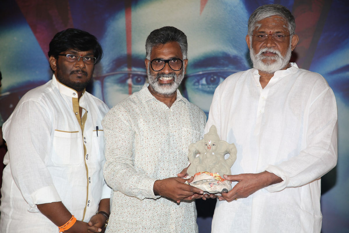 Enthusiastic crowd at Mutton Soup song event