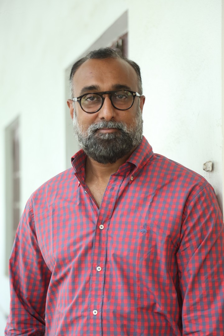 Rajeev Reddy Yeduguru bold look in checkered shirt
