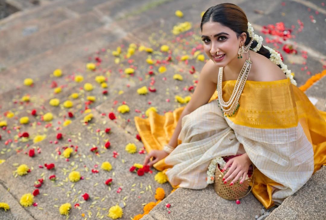 Sanya Iyer blossoms with grace in traditional attire