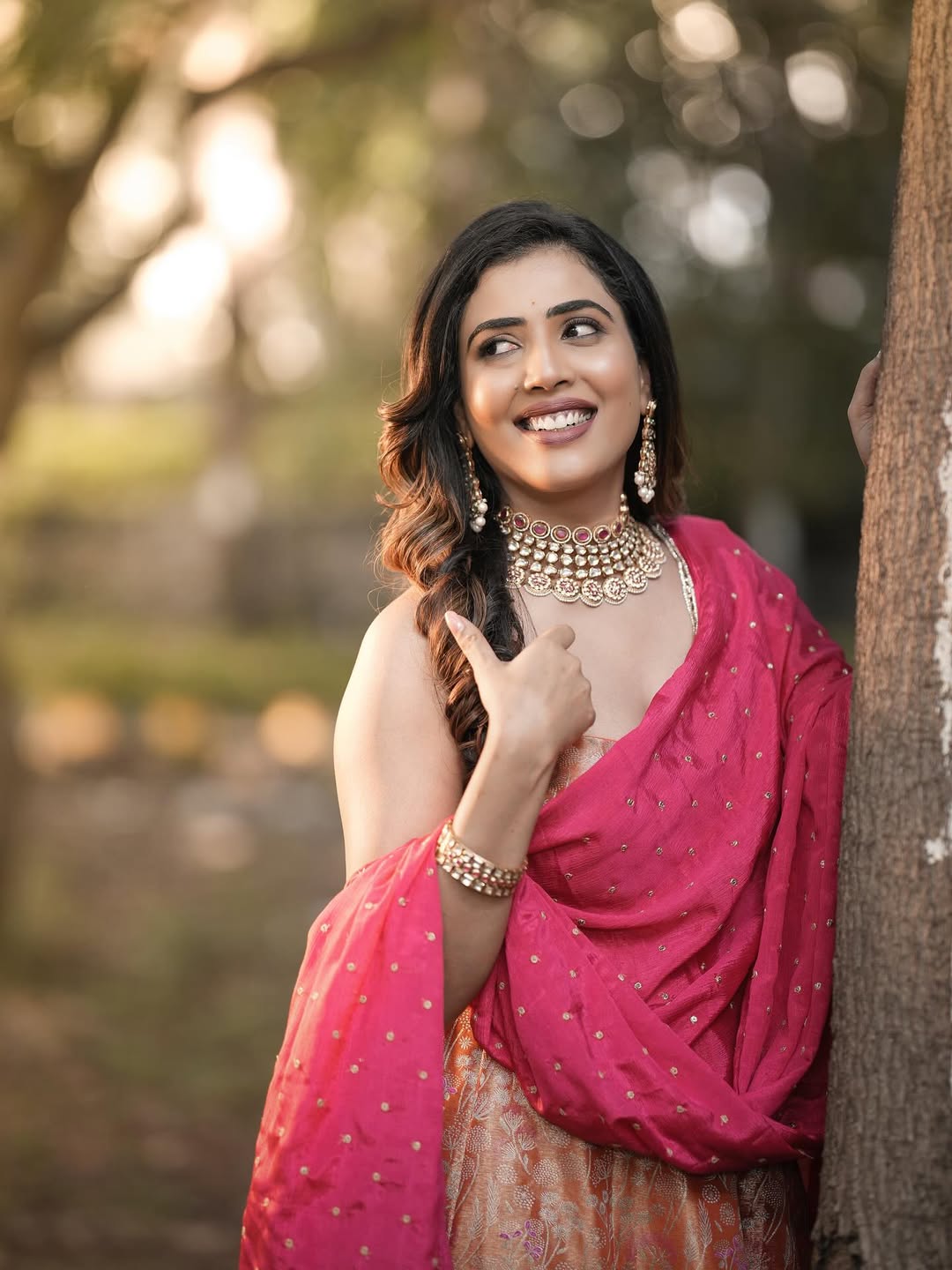 Sara Annaiah effortlessly blends traditional charm with contemporary flair, proving that a statement saree and dazzling jewelry are the perfect recipe for making nature your runway.