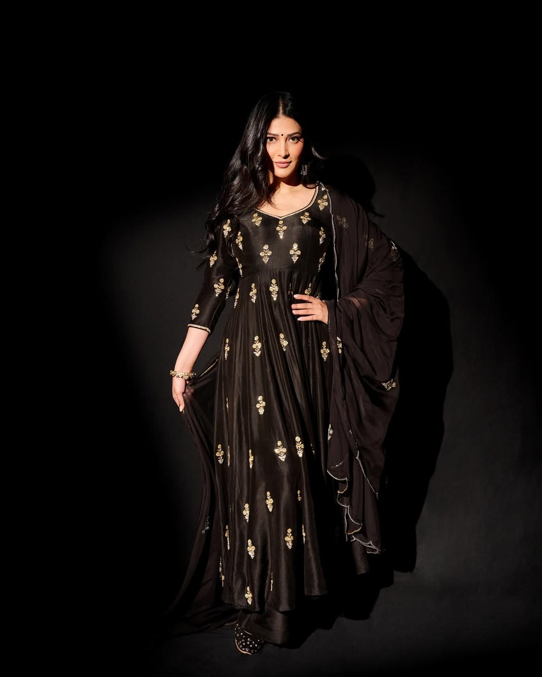 Shruti Haasan stuns in embroidered black elegance