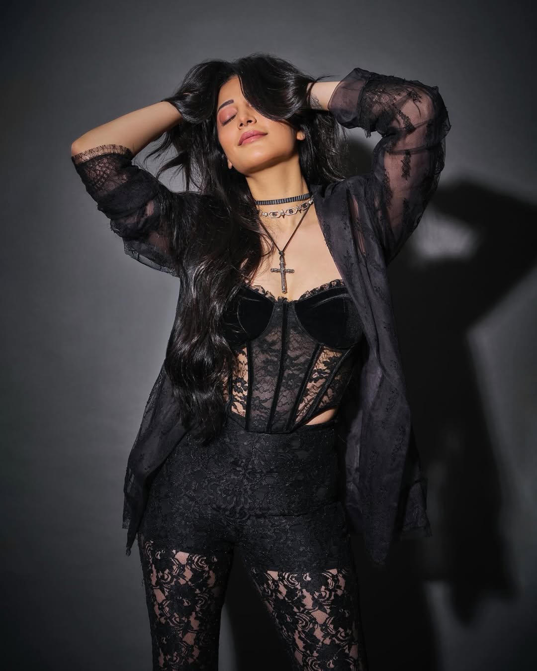 Shruti Haasan blends lace and leather style