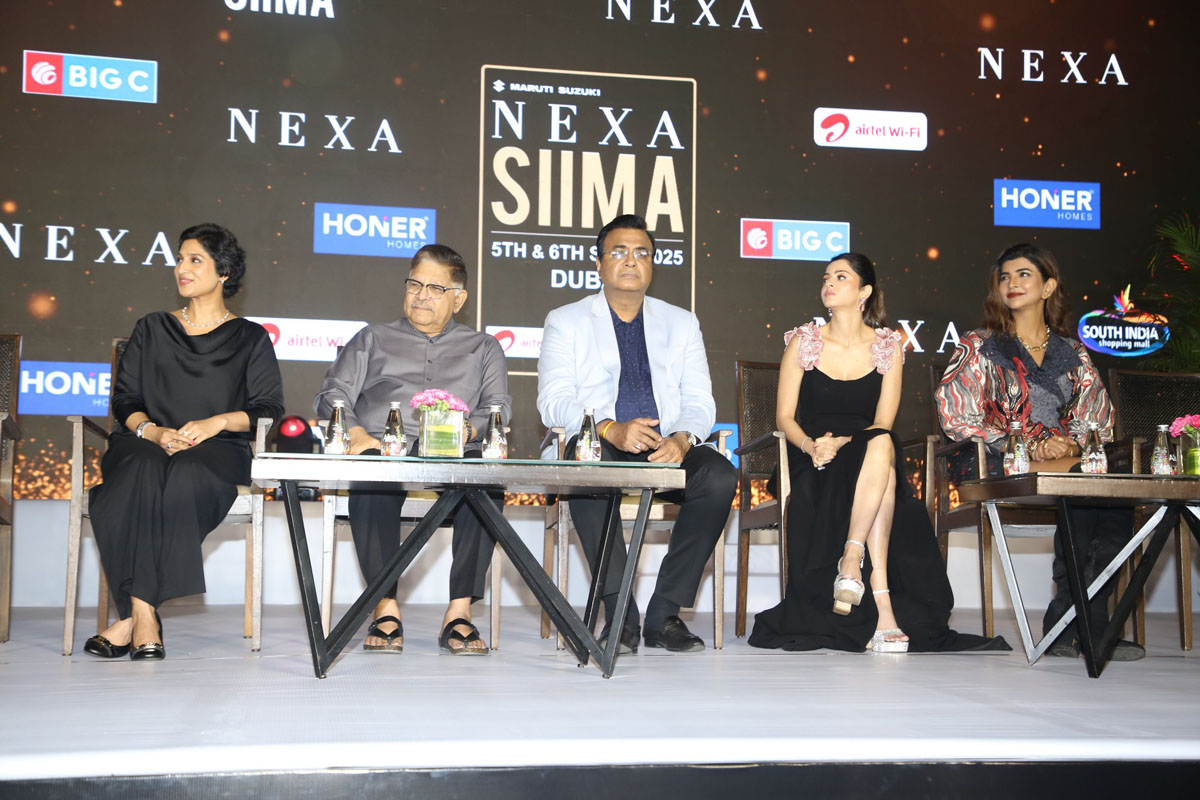 Brinda Prasad, Allu Aravind, Vedhika, Manchu Lakshmi at SIIMA