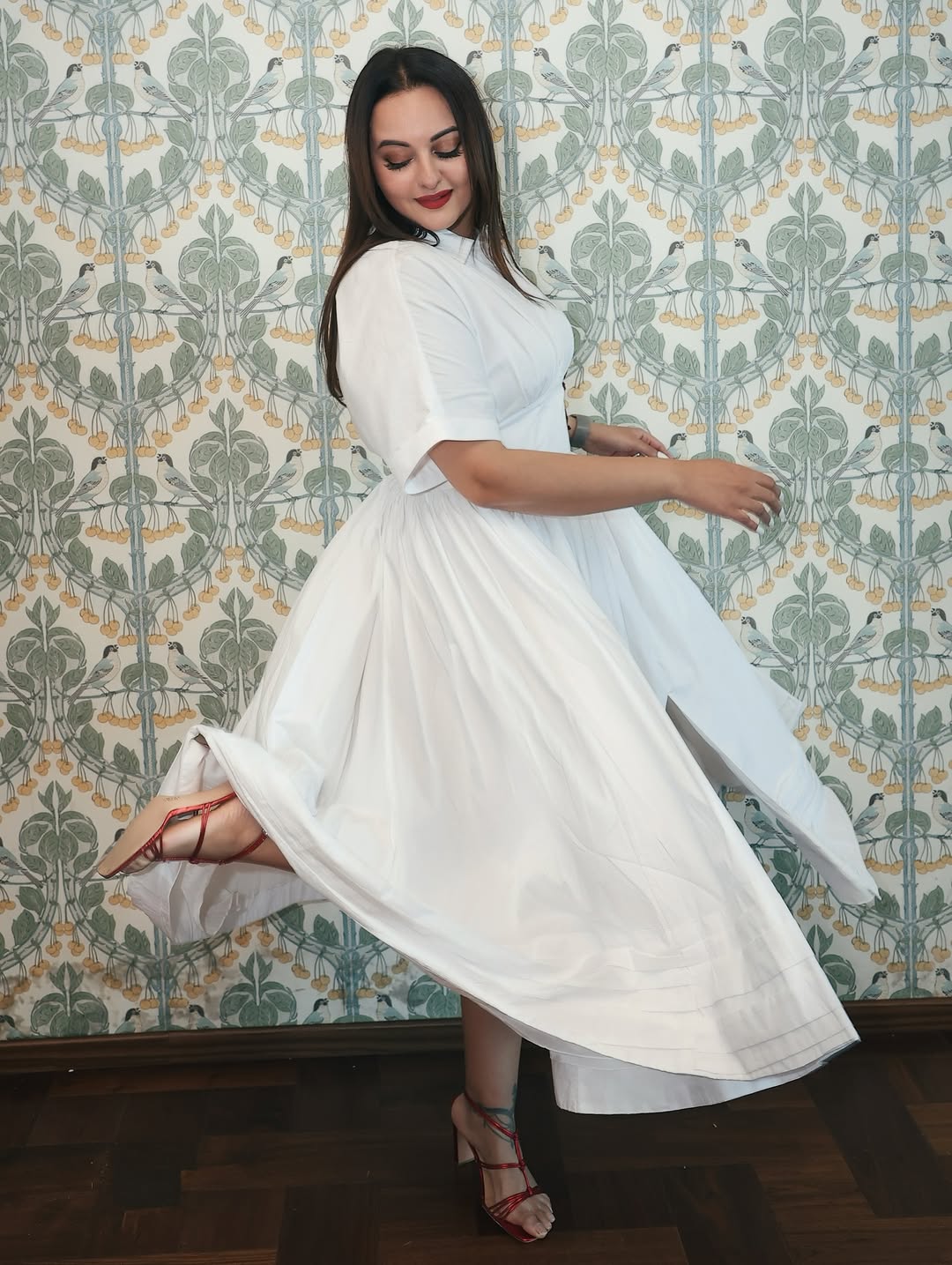 Sonakshi Sinha showcases timeless elegance with a playful twist–dressed to impress, stepping out in style with a dash of humor and a whole lot of charm!