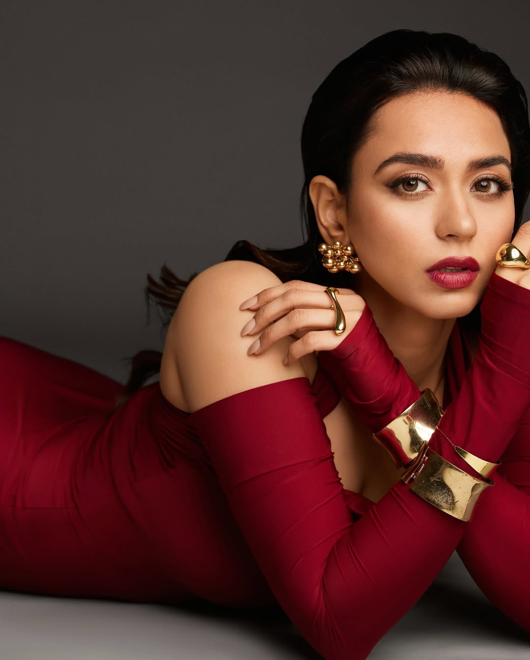 Soundarya Sharma exudes timeless glamour in stunning red, proving that bold fashion choices are always in style–who says elegance can't have a little edge?