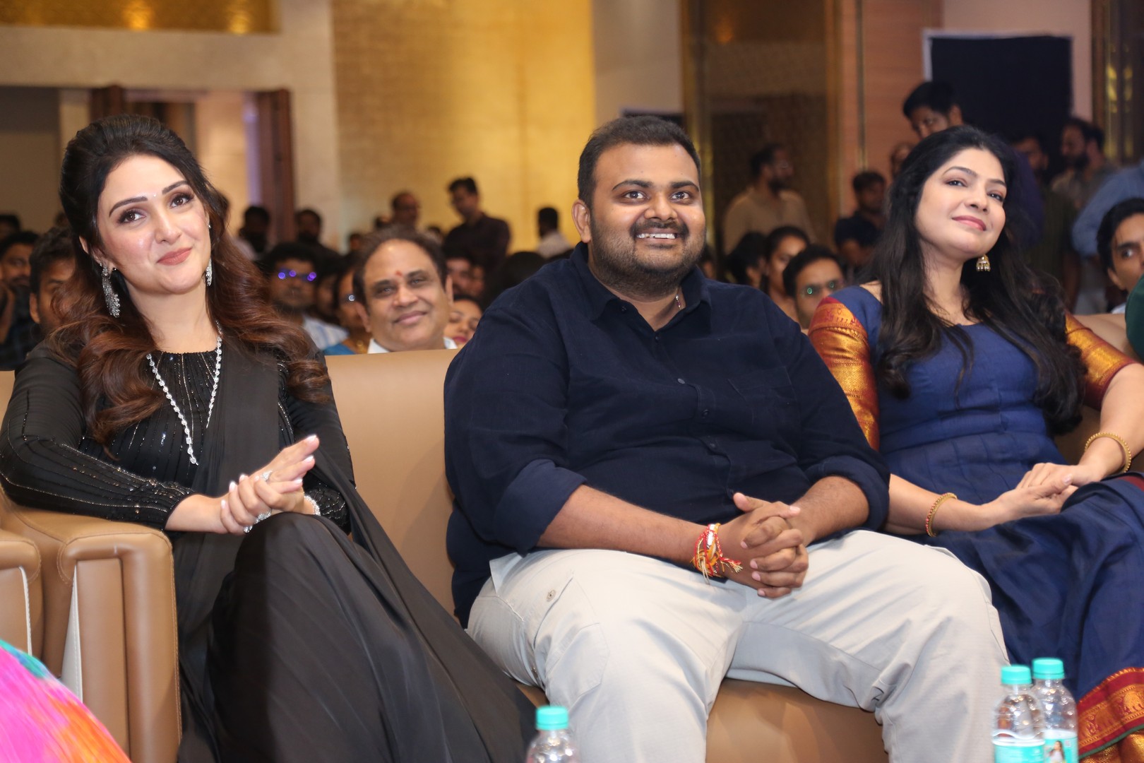 Sridevi, Venkatesh, Vasuki seated together