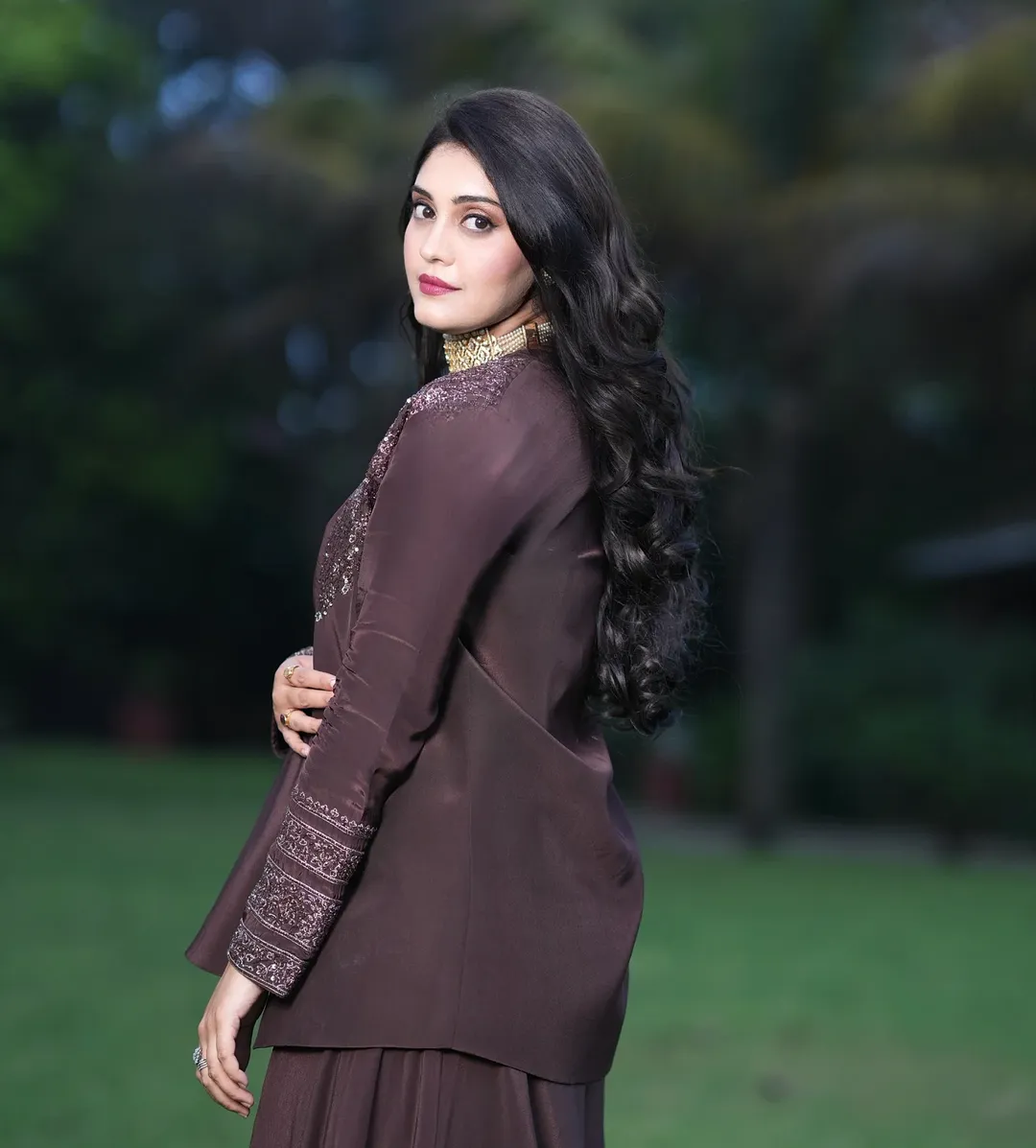 Surbhi Puranik timeless in richly embroidered elegance