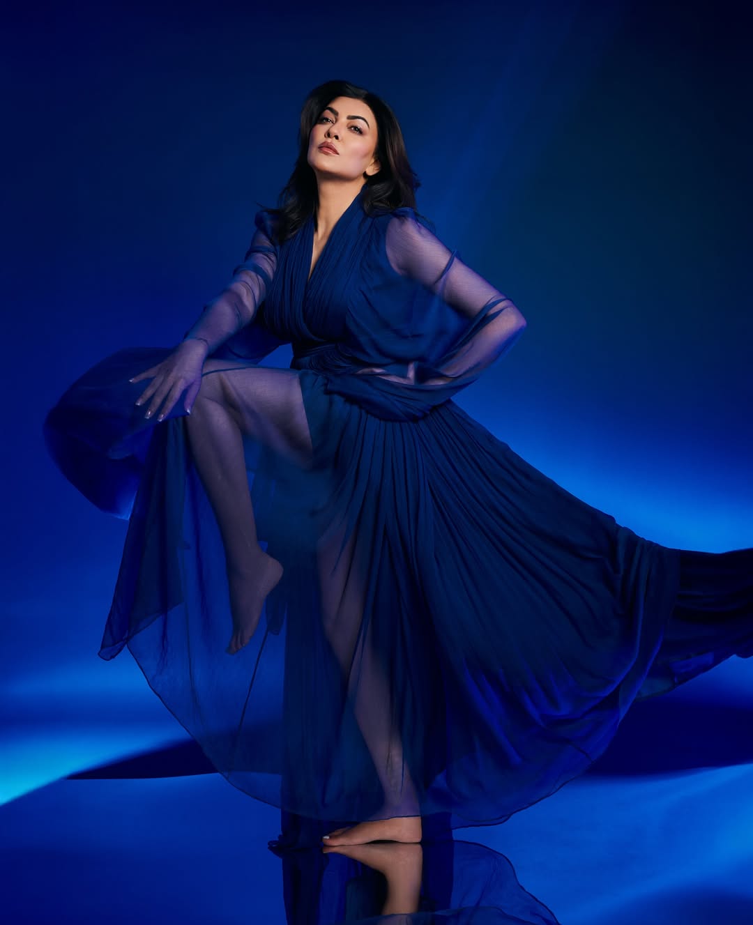 Sushmita Sen's regal poise and stunning blue ensemble prove that age is just a number, and style is forever–she’s still the queen of effortless elegance with a touch of playful mischief.