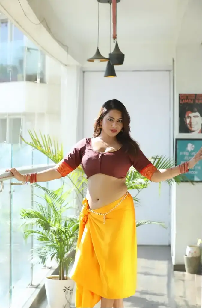 Accessories That Elevate the Glamour