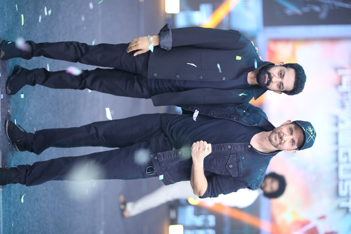 NTR Jr and Hrithik Roshan posing for the media