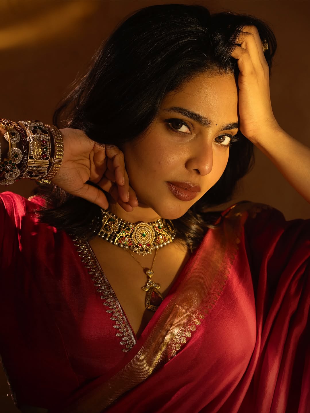 Aishwarya Lekshmi radiates regal elegance with exquisite jewelry