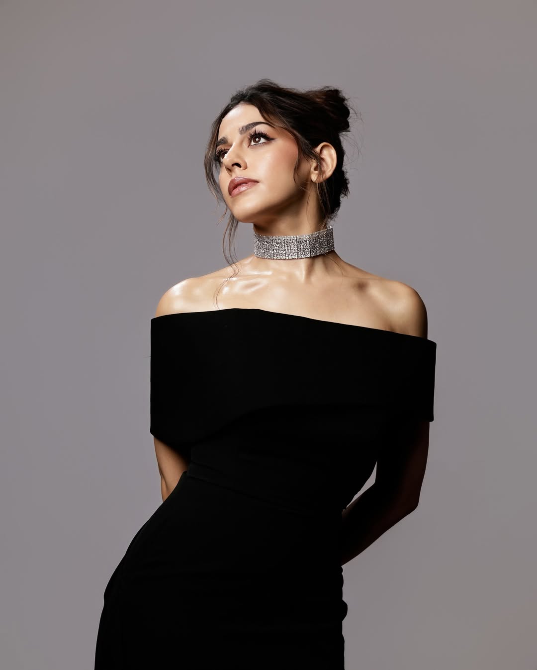 Alaya F exudes elegance in sleek black outfit with choker