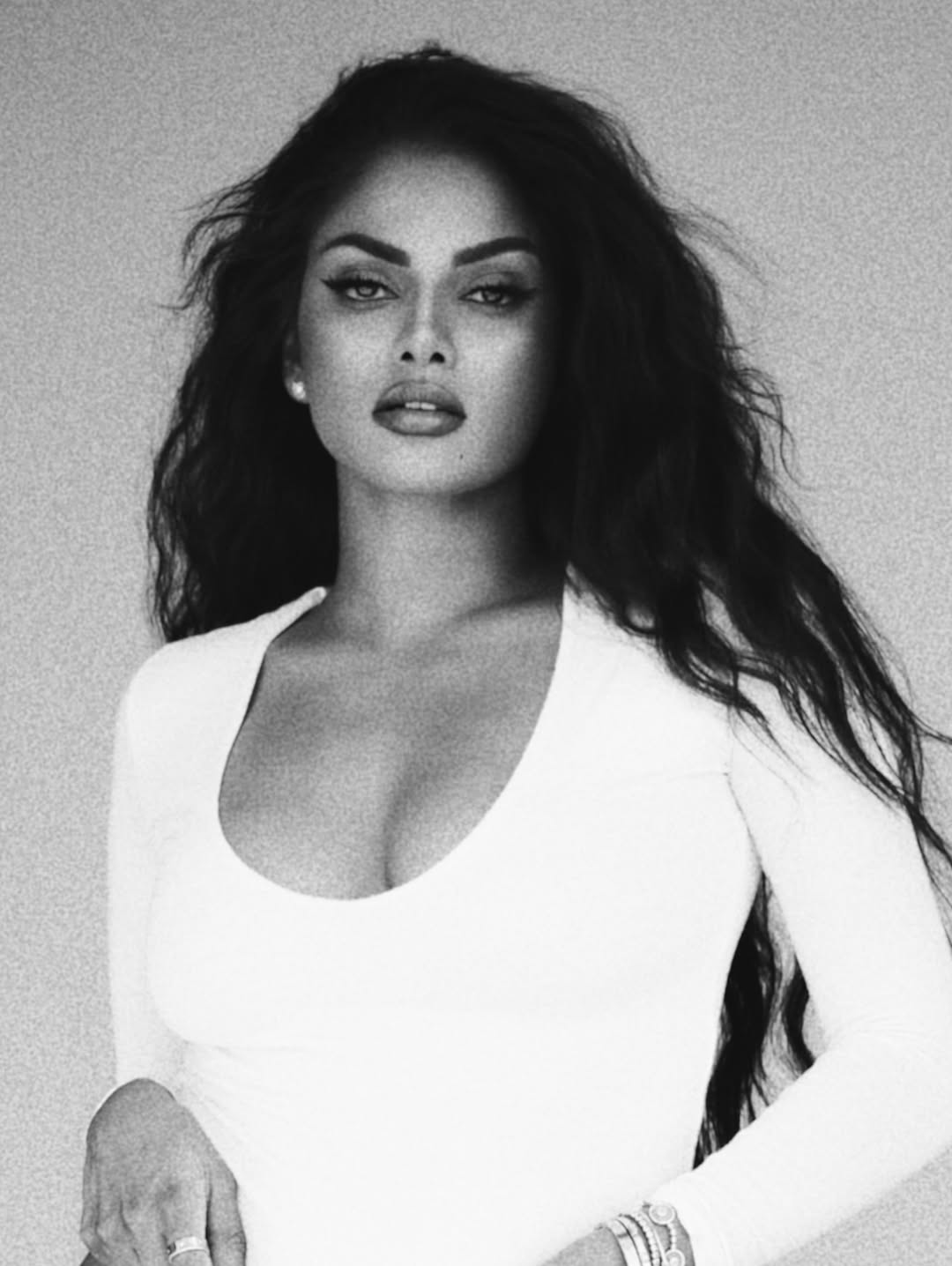 Chandrika Ravi confident in sleek white outfit