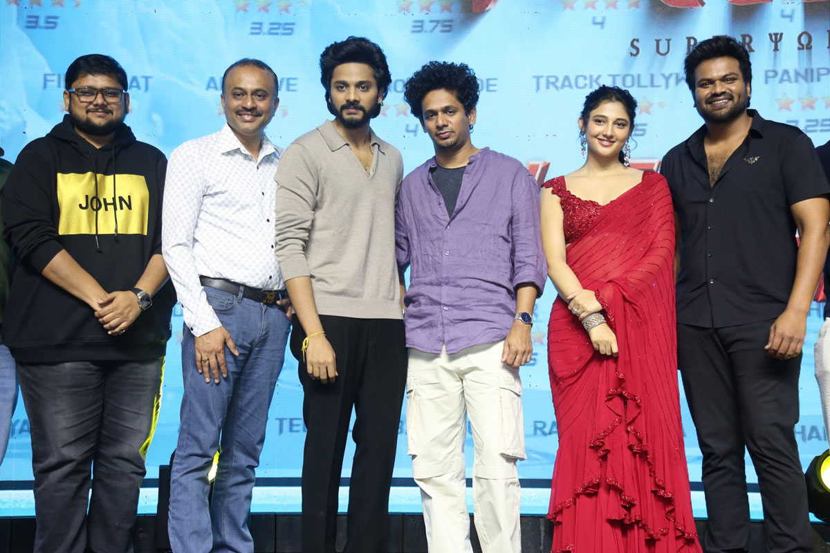 Gowra Hari with movie team during photoshoot session