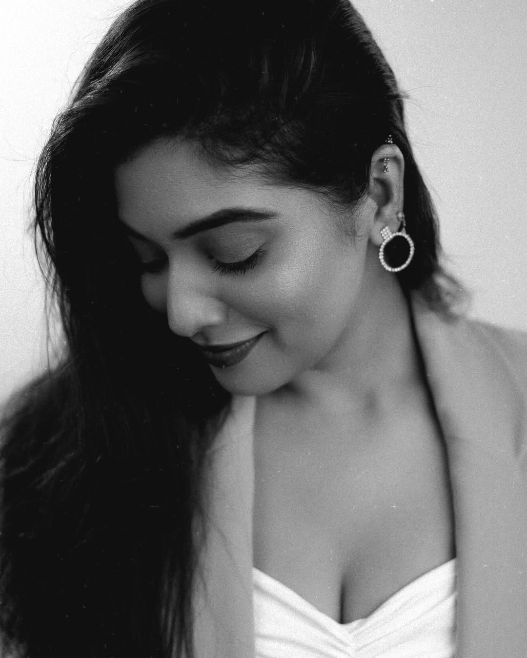 Priyanka Thimmesh elegance and bold confidence with earrings