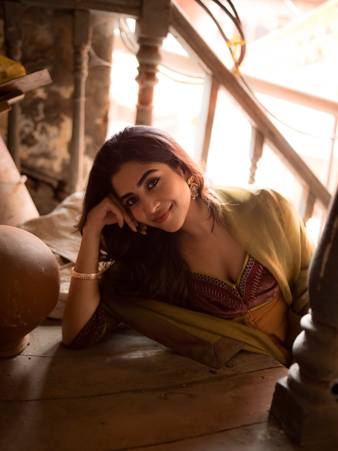 Sampada Hulivana elegant with charming playful style