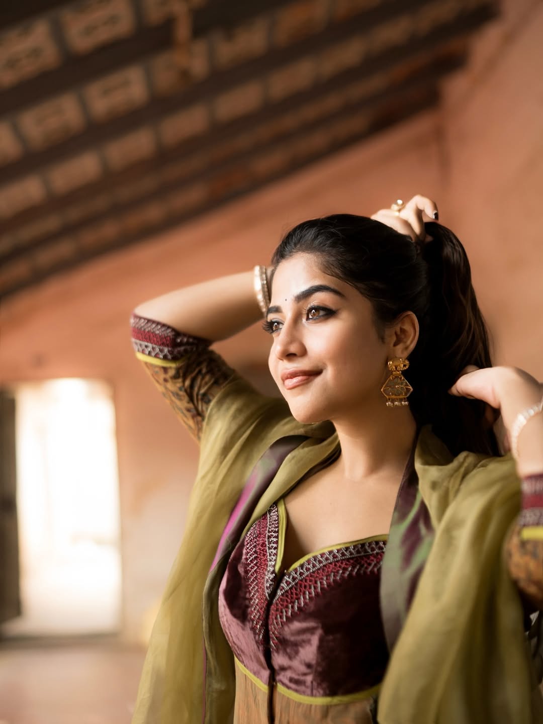 Sampada Hulivana graceful with radiant traditional fashion