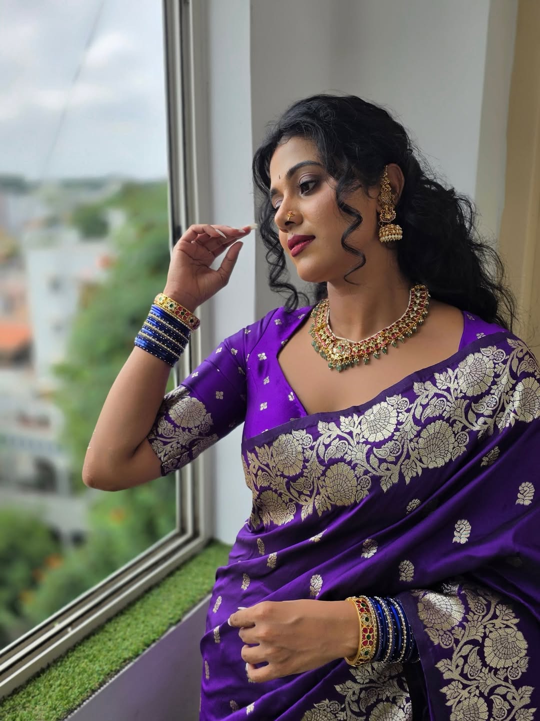 Shilpa Manjunath timeless elegance in embroidered purple saree