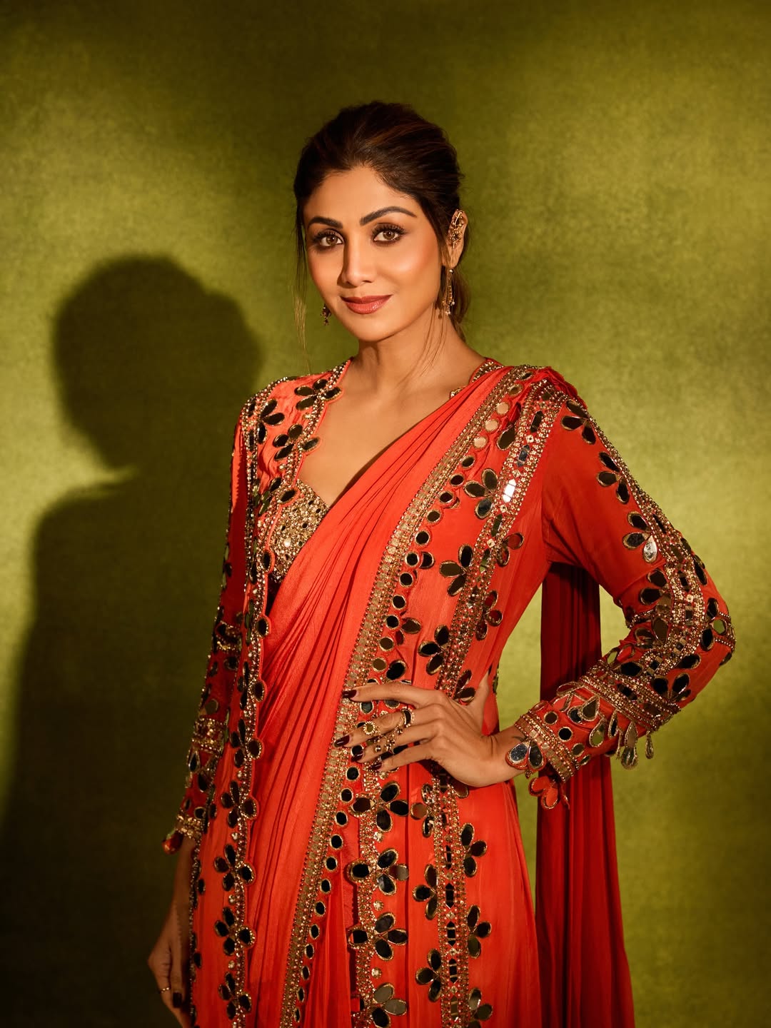 Shilpa Shetty in elegant traditional glam with sparkle