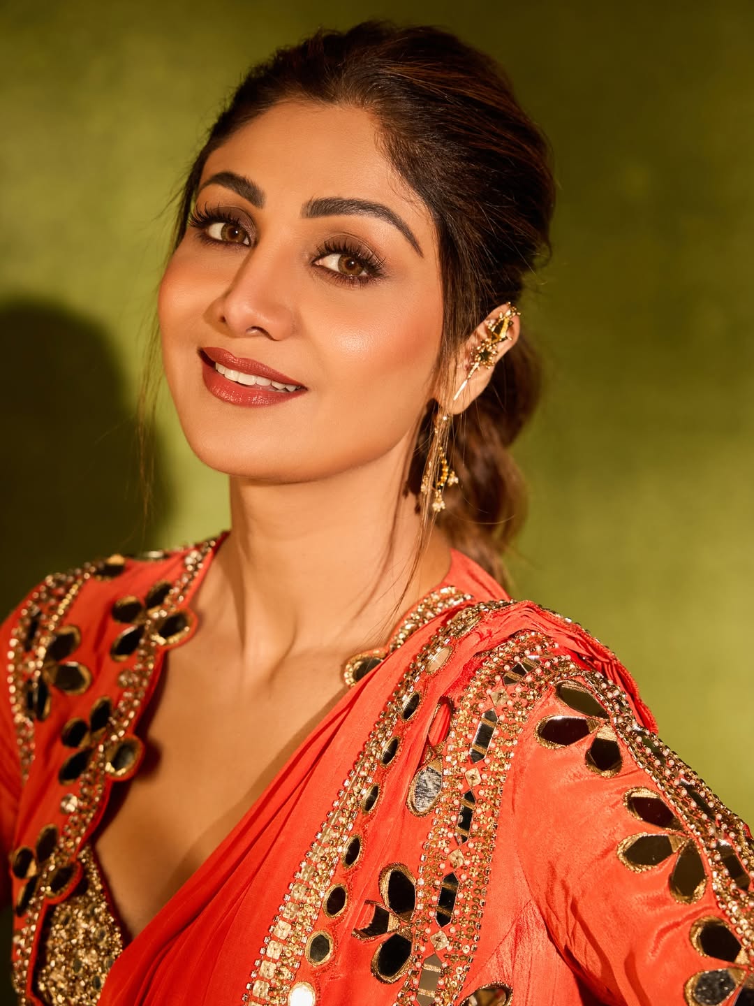 Shilpa Shetty exudes regal charm and dazzling style