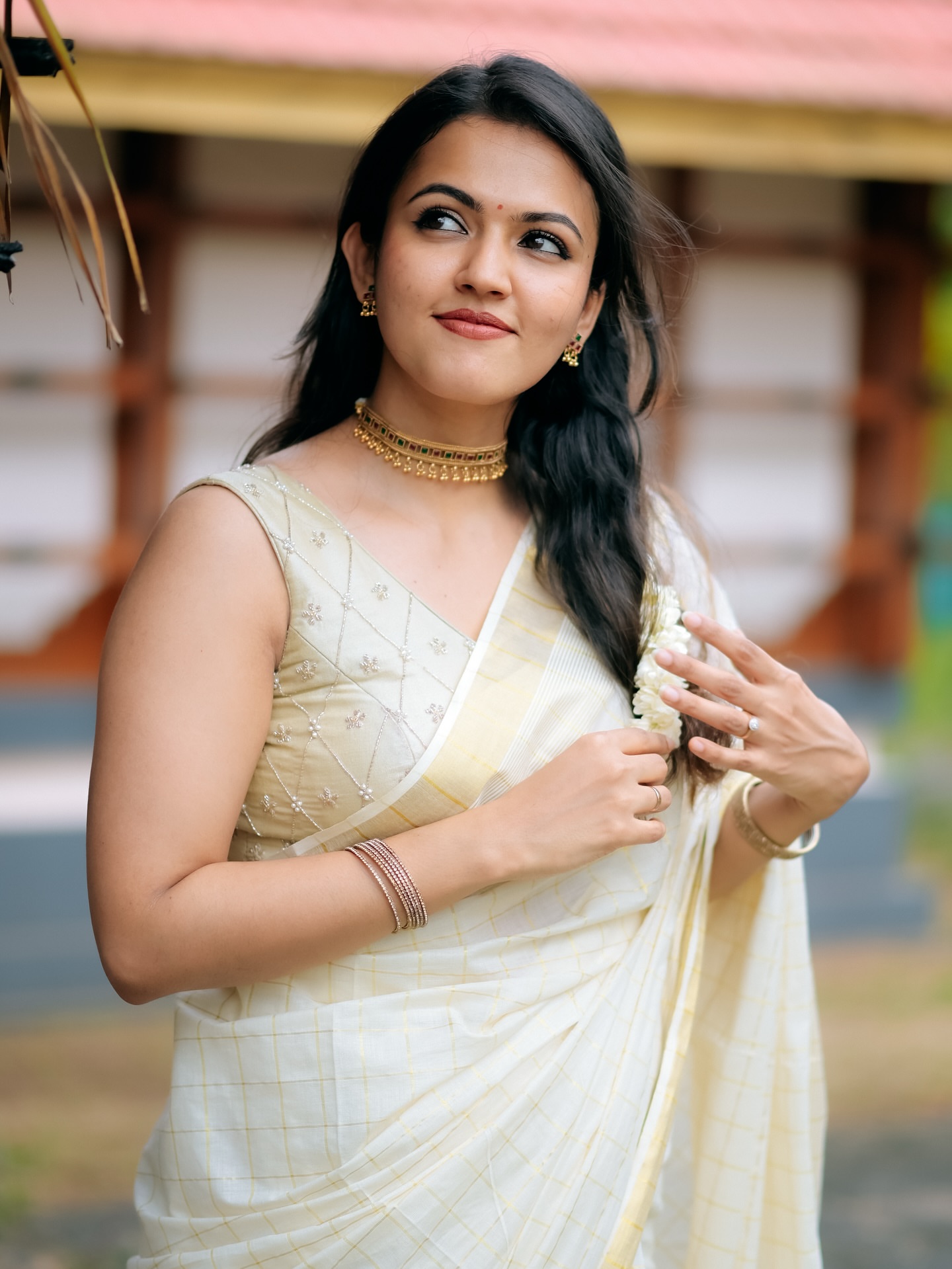 Aparna Das’s Simple Yet Bold Festive Look