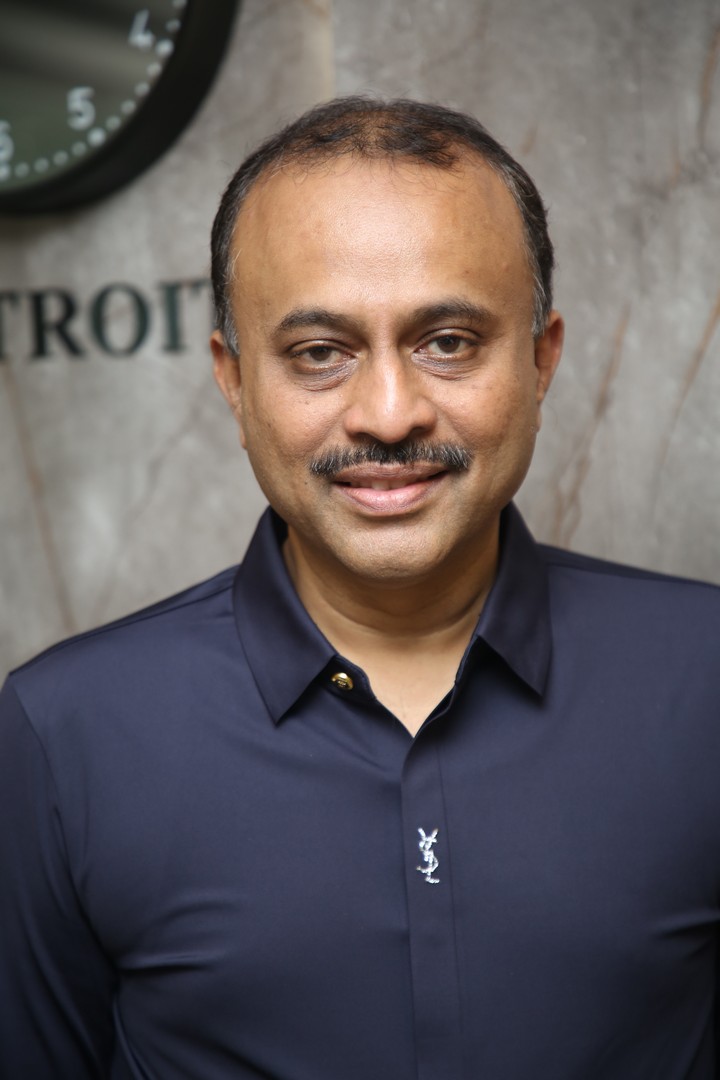 TG Vishwa Prasad blends professional style with executive class