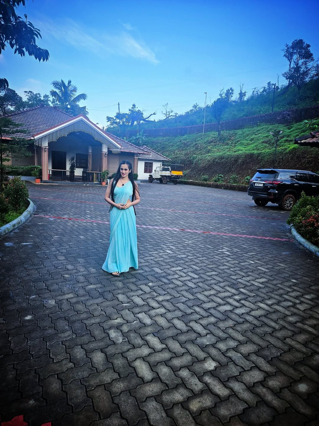 Thapaswini Poonacha elegance turns scenic view into runway