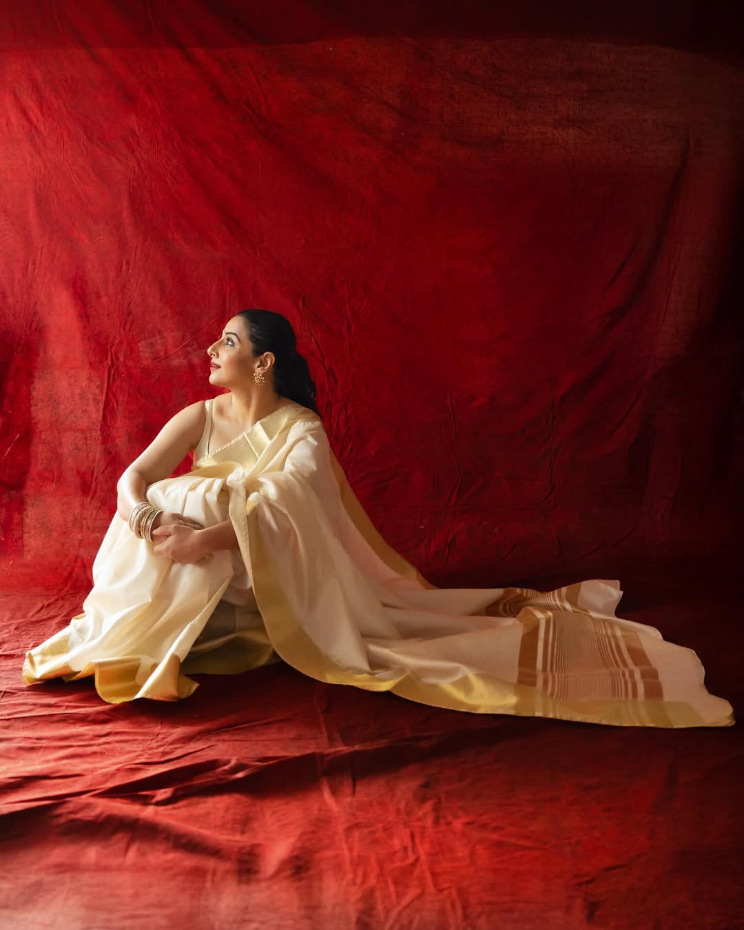 Vidya Balan exudes timeless grace in a traditional saree ensemble