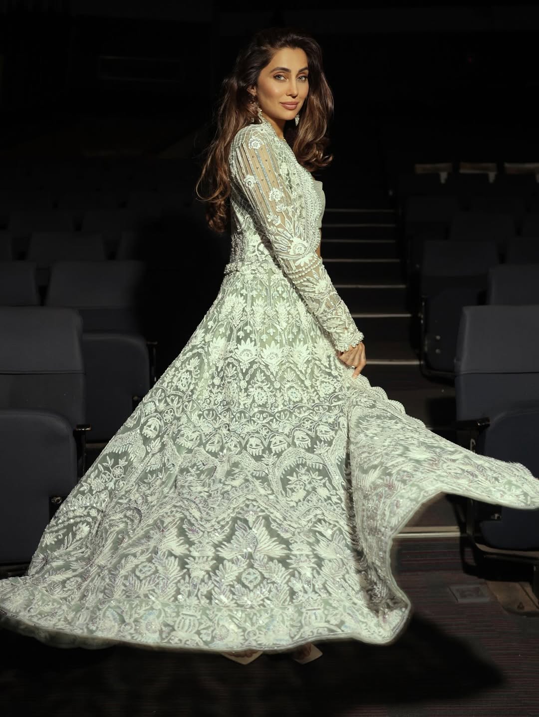 Anusha Dandekar makes tradition and trend shine on runway stage
