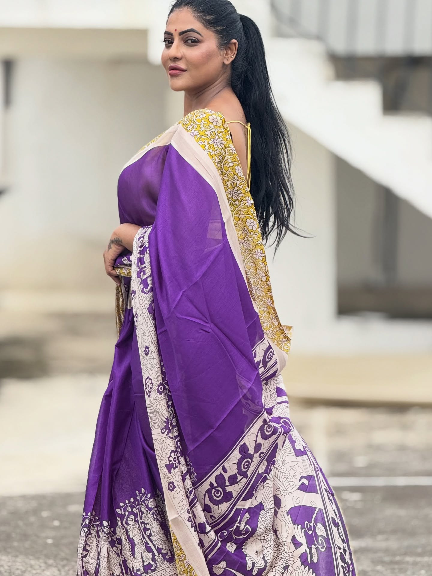 Reshma Pasupuleti exudes regal charm in purple and gold