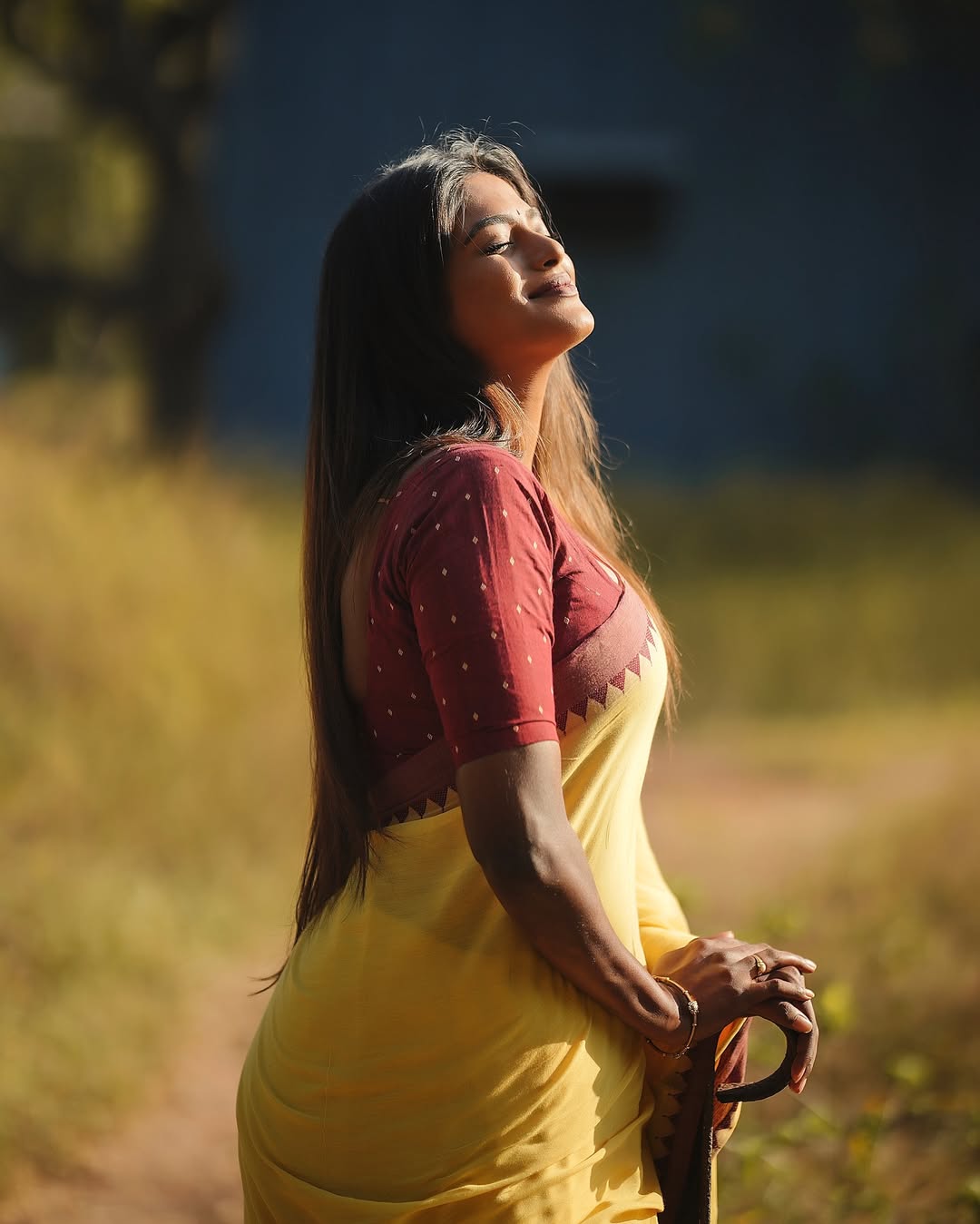 Vinusha Devi exuding grace and poise in colorful ethnic attire