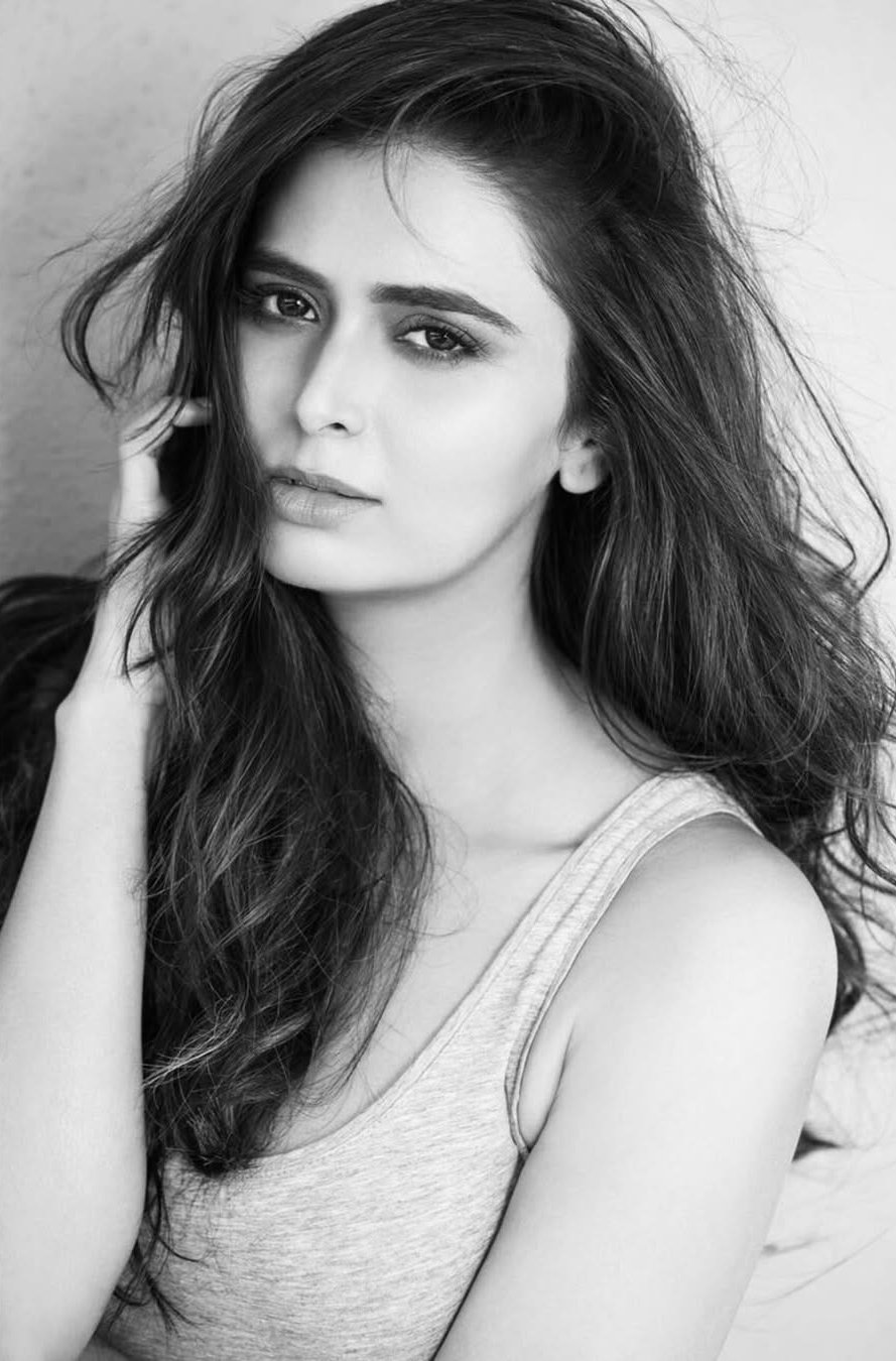 Meenakshi Dixit serving chic elegance with confident allure