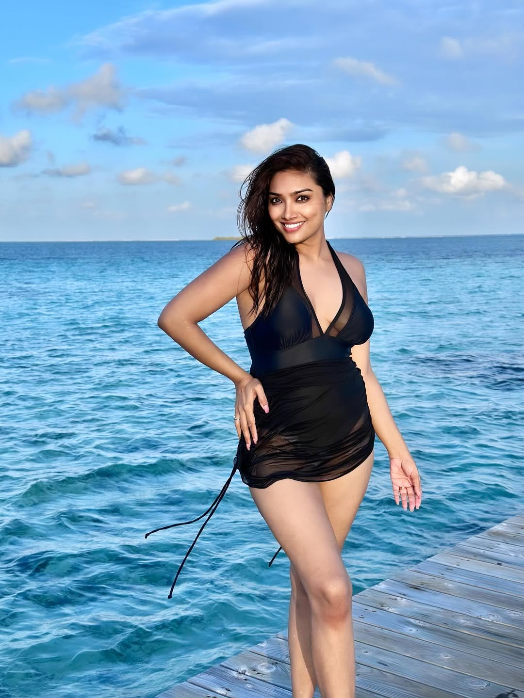 Aishwarya Devan blends elegance and humor making waves at beach