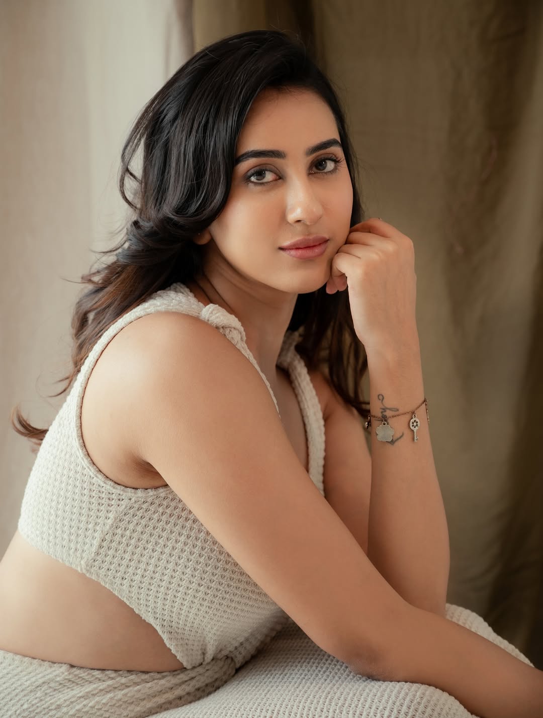 Akshaya Hariharan radiates elegance in cozy textured knit