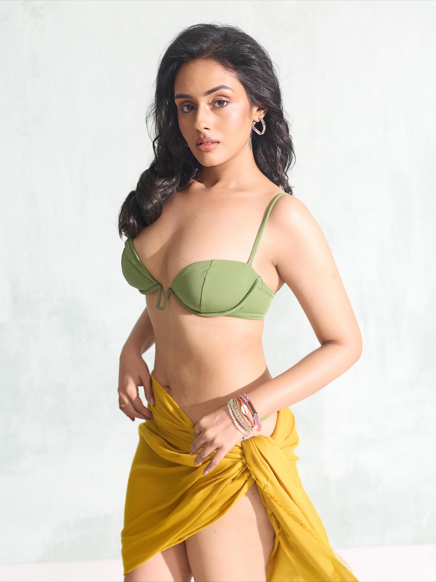 Accessories: Minimalist Yet Impactful