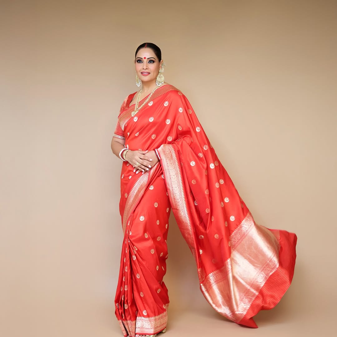 Bipasha Basu radiates timeless charm in classic saree ensemble
