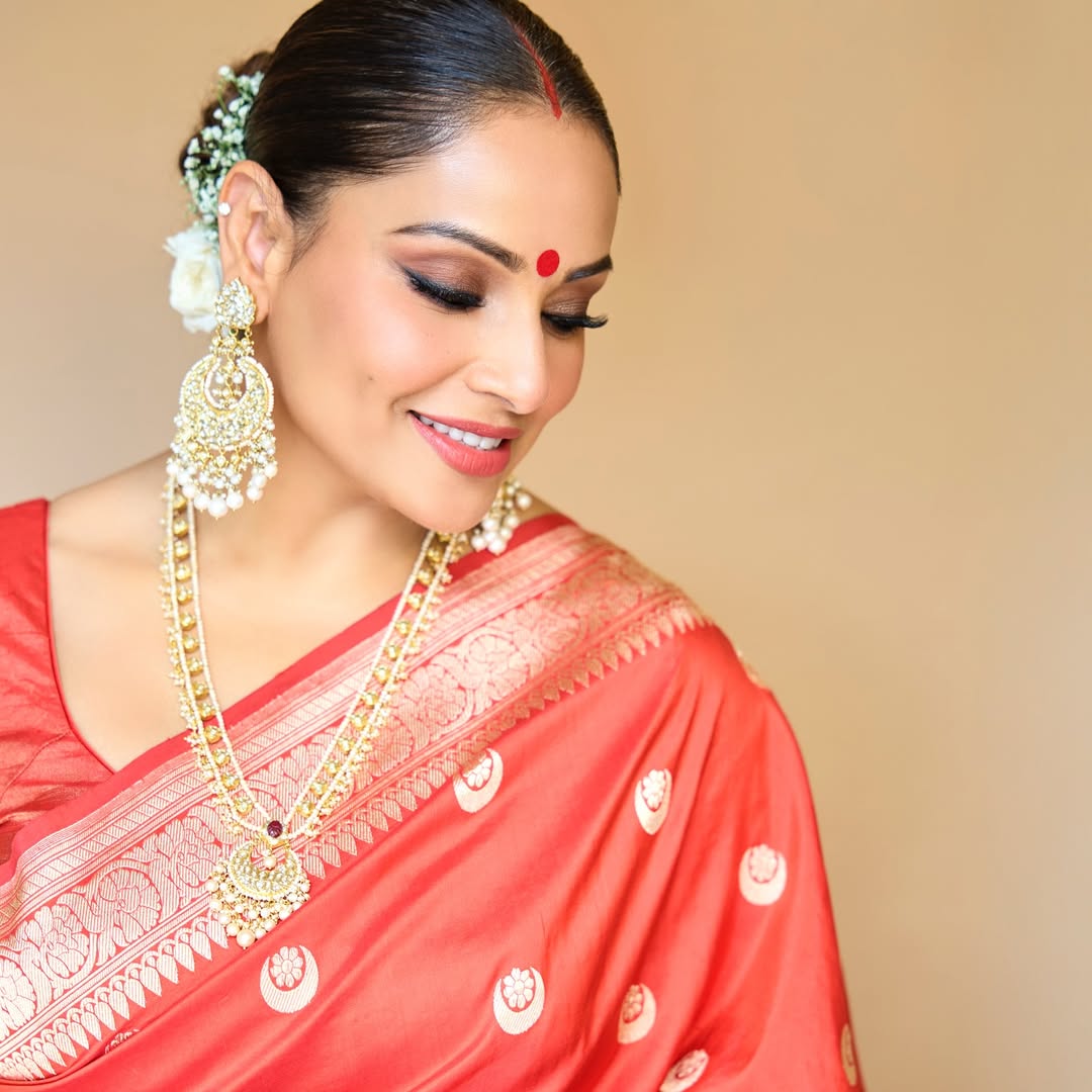 Bipasha Basu blends traditional grace with modern fashion flair