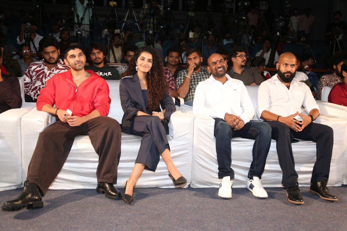 Dhruv Vikram Anupama Balaji seated together
