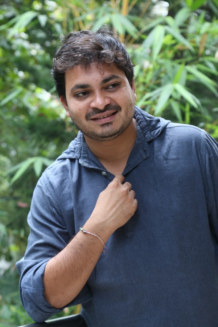 Jains Nani showcases relaxed charm with effortless style