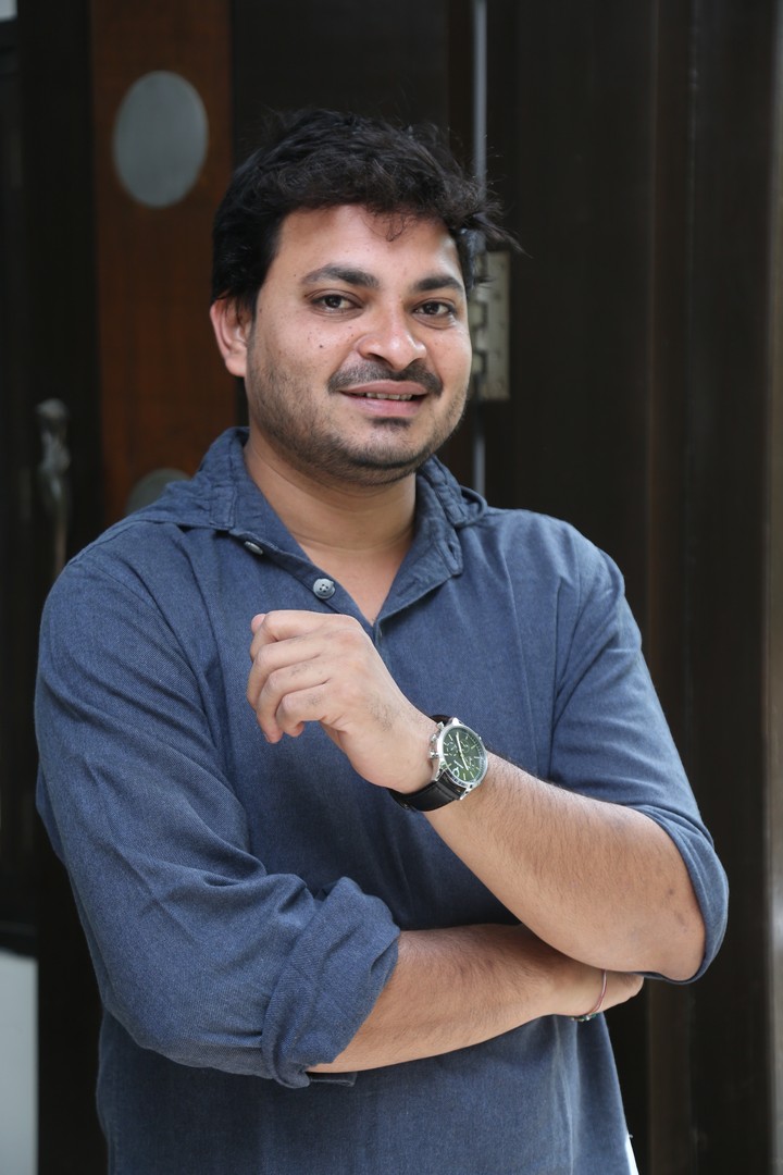 Jains Nani displays timeless style with confident casual wit