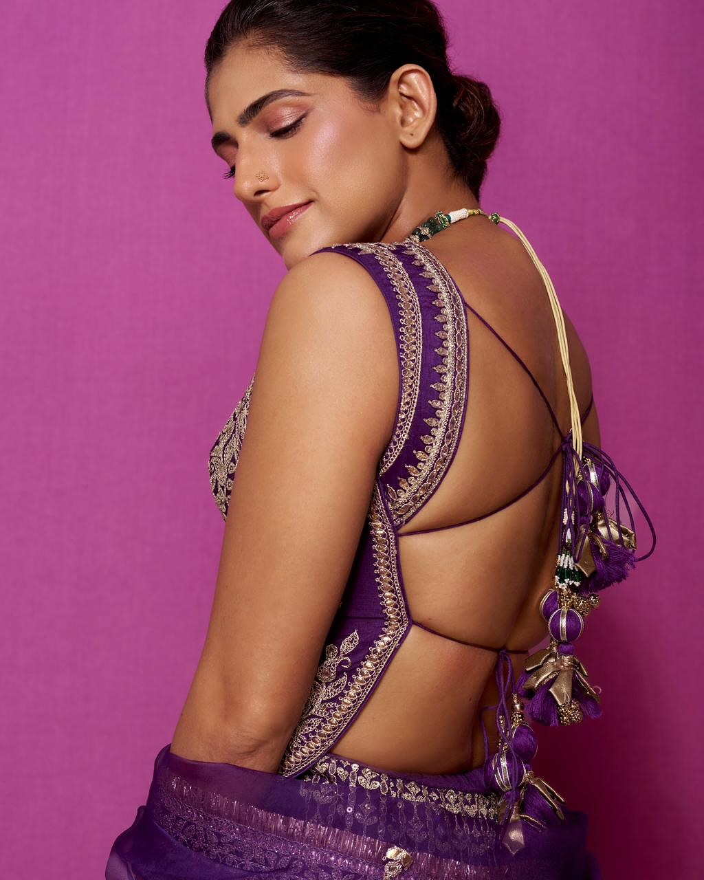 Kubbra Sait exudes charm with bold style and smile