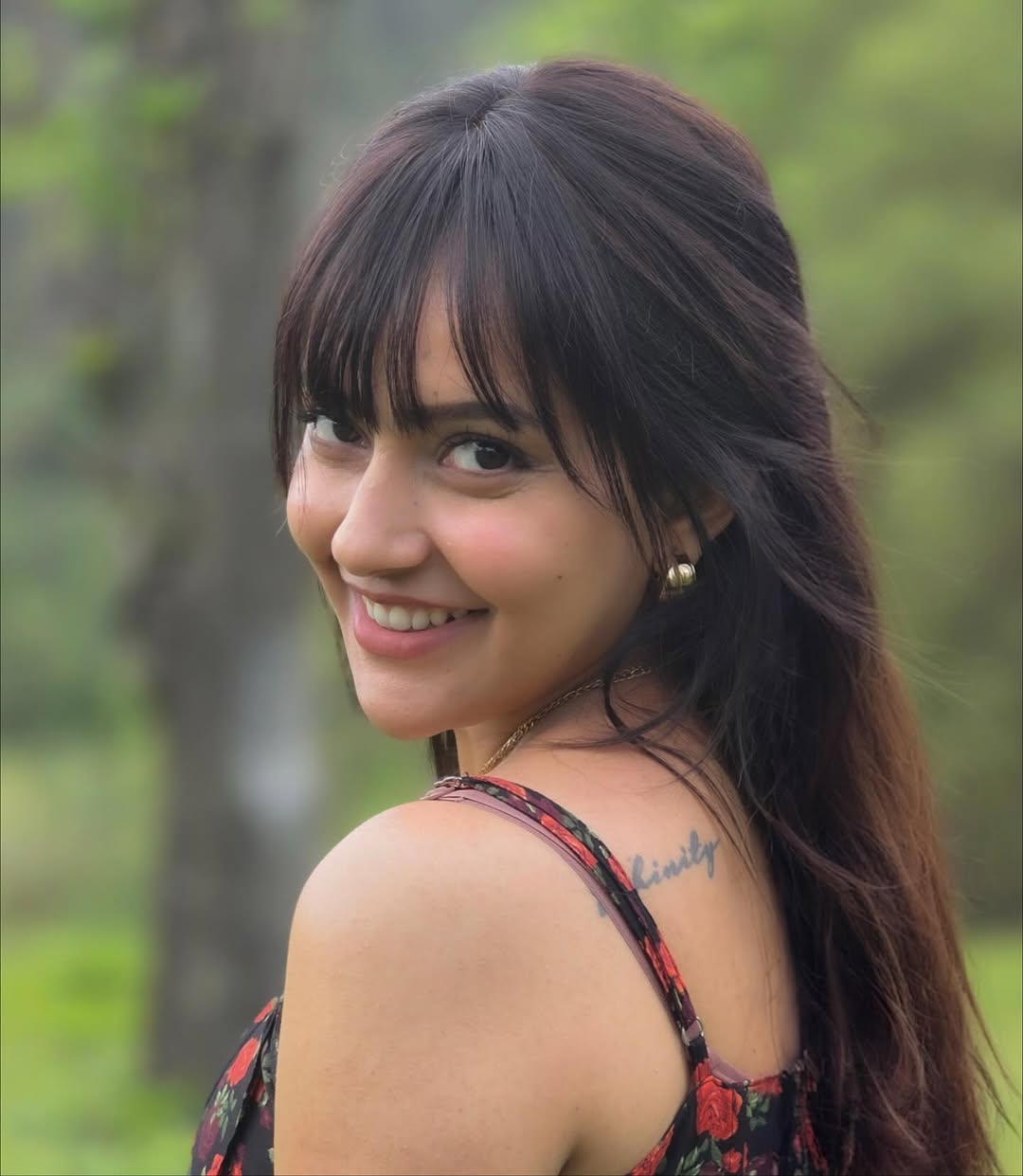 Mahima Nambiar blending playful smile with floral charm