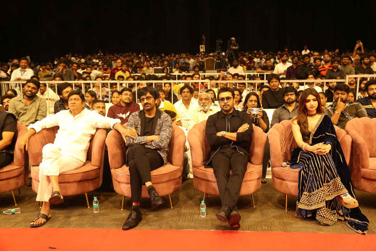 Rajendra Prasad, Ravi Teja, Suriya, and Sreeleela seated together
